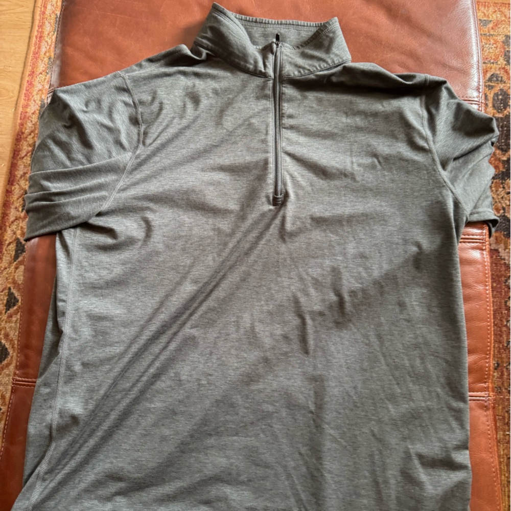 Vuori Men's Gray Quarter-Zip Shirt